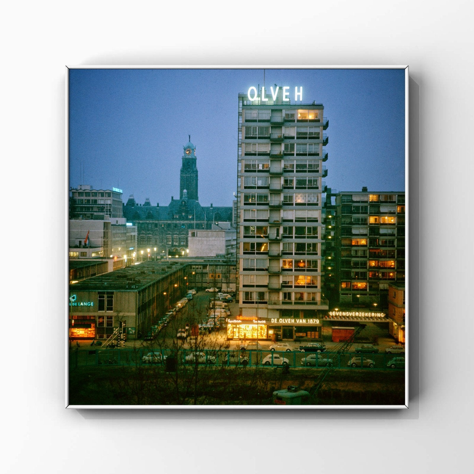 Olveh-gebouw in de avond,Rotterdam 1968 fine art mid century, Minder dan 50 cm, Oorspronkelijke maker, Ophalen of Verzenden, Zo goed als nieuw