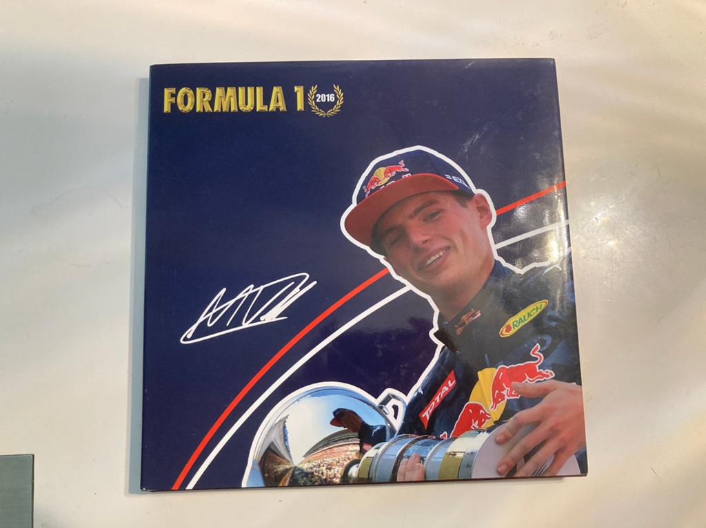Max Verstappen jaarboek 2016 gesigneerd, Ophalen of Verzenden, Nieuw, Formule 1