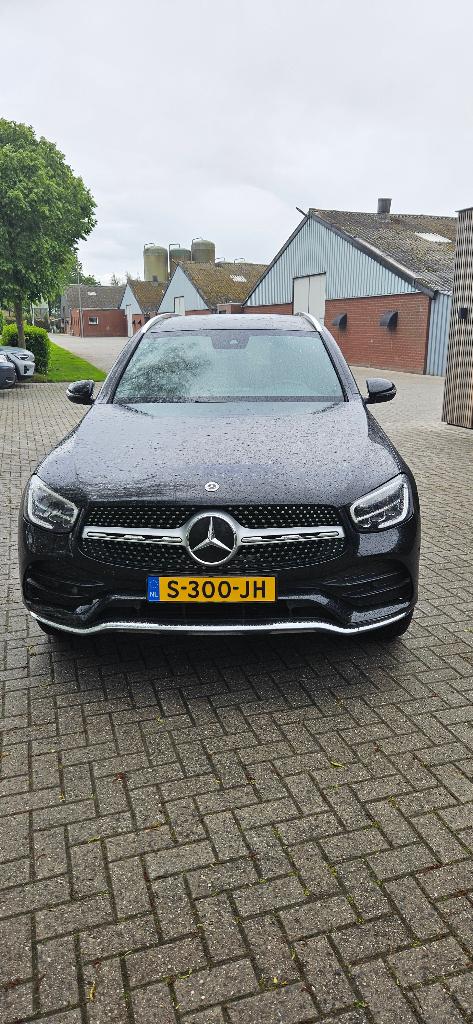 Mercedes-Benz GLC 300e 320pk 4MATIC 9G-TRONIC 2022 Zwart, Automaat, 4 cilinders, 2000 kg, 320 pk