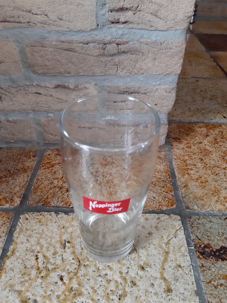 Noppinger Bierglas. (0,5 liter) Afkomstig uit Oostenrijk., Ophalen of Verzenden, Zo goed als nieuw, Glas of Glazen, Overige merken