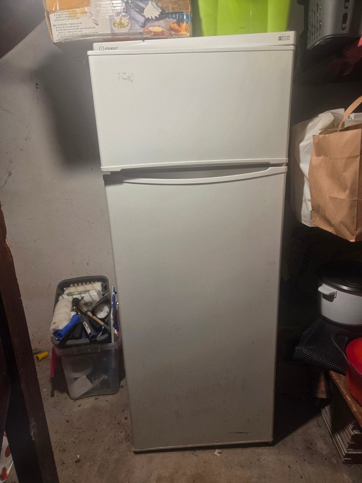 Indesit koelkast met los vriesgedeelte, 140x55 cm, Ophalen, Gebruikt, 120 tot 140 cm, 200 liter of meer