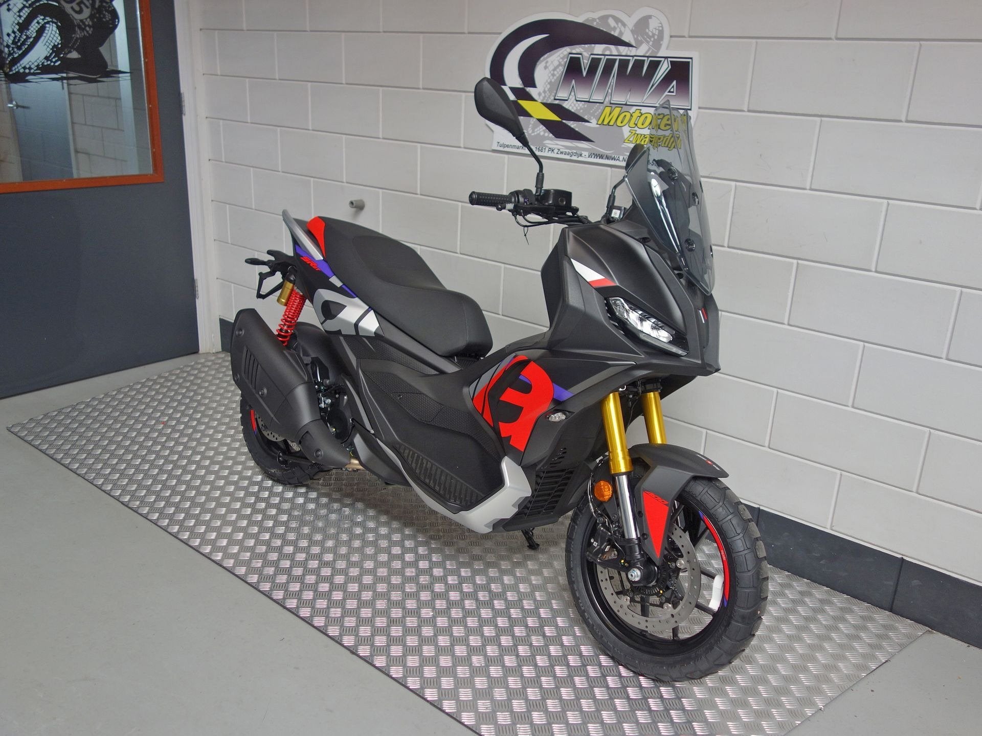 Aprilia SR GT 400, Motoren, Overig, ABS, 12 t/m 35 kW, Gebruikt