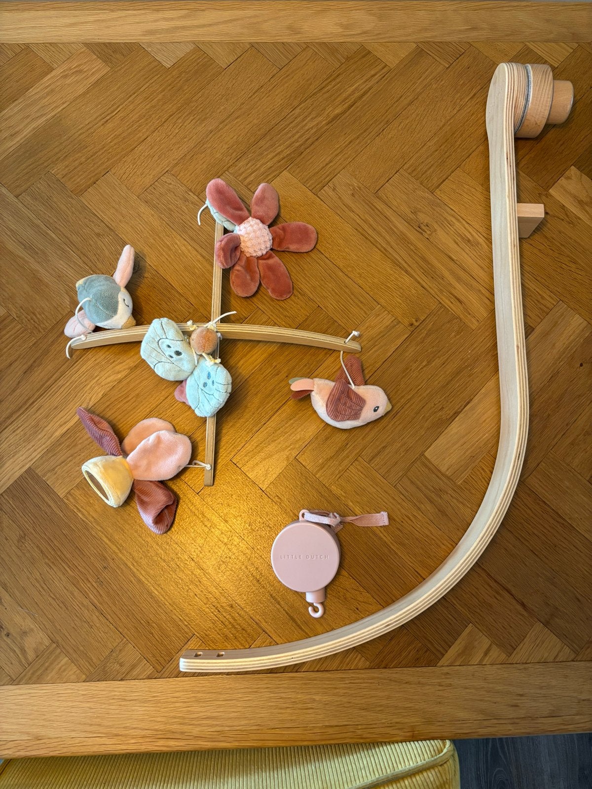 Little Dutch boxmobiel met houten standaard, Kinderen en Baby's, Speelgoed | Babyspeelgoed, Zo goed als nieuw, Mobiel, Ophalen