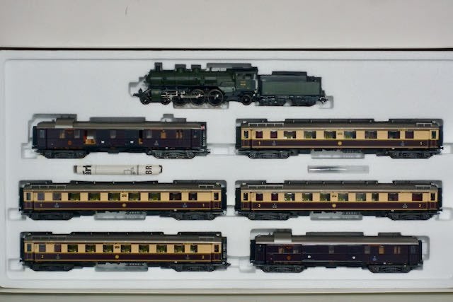 Märklin Rheingold Treinset met Locomotief en Wagons, Hobby en Vrije tijd, Wisselstroom, Treinset, Nieuw, Ophalen of Verzenden