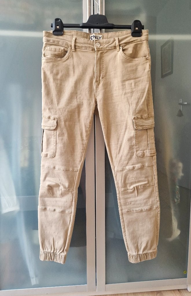 Cargo broek ONLY beige nieuw maat 42, Only, Verzenden, Beige, Maat 42/44 (L)