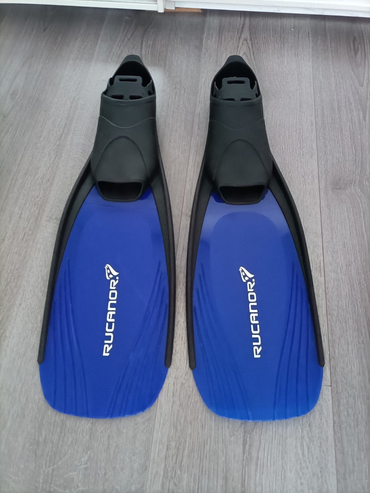 blauwe zwemvliezen maat 36 37 mrrk rucanor, Ophalen of Verzenden, Zo goed als nieuw, Snorkelvinnen