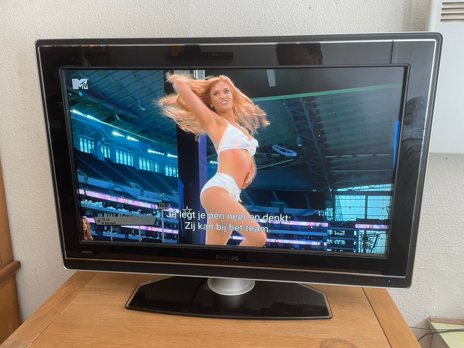 Philips 32” / 82CM LCD TV, ambilight, 3x HDMI, Ophalen, Philips, 50 Hz, 80 tot 100 cm
