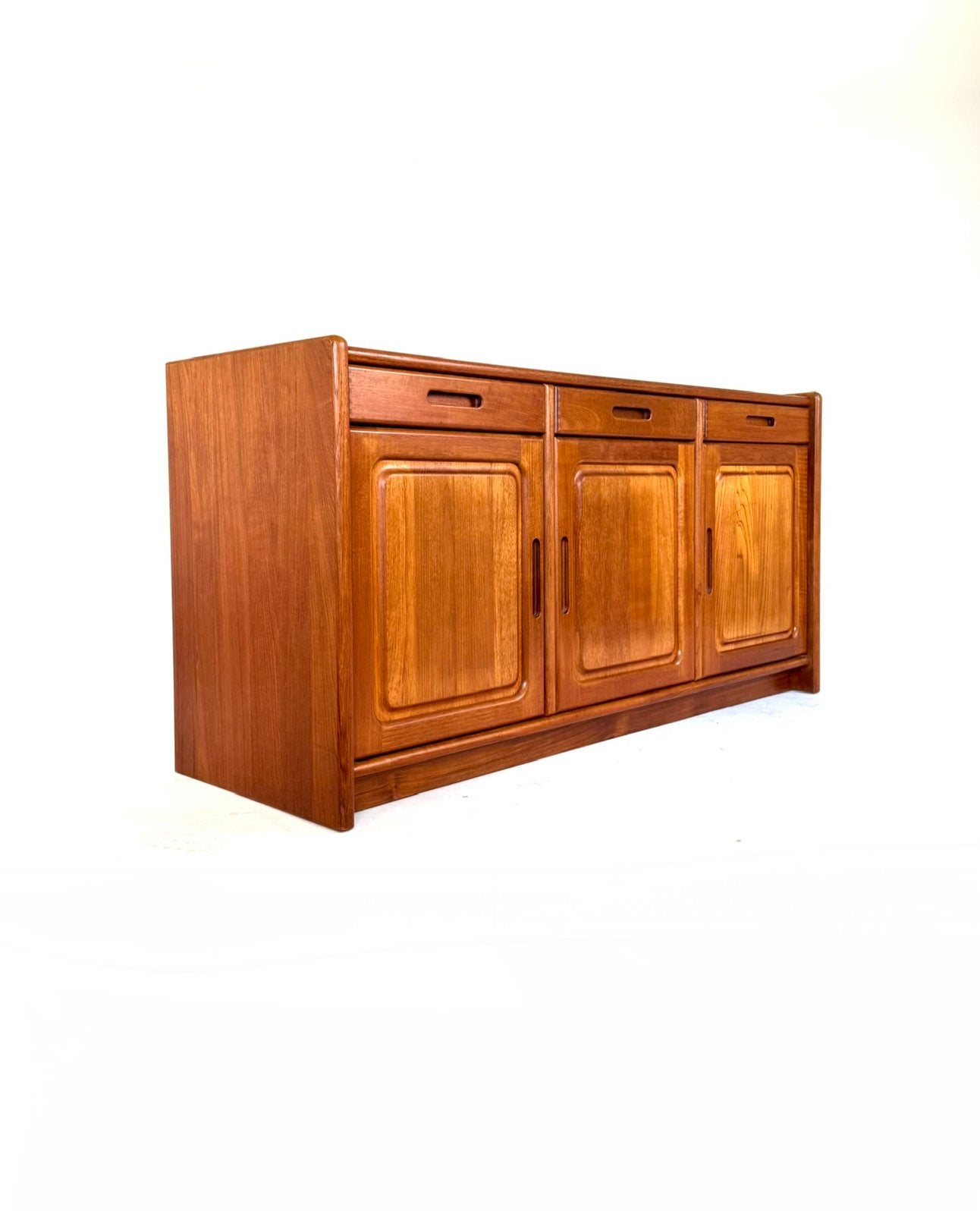 Vintage Deens teakhouten sideboard, Dyrlund ‘80, Dyrlund, Met deur(en), Vintage retro buisframe design rotan webbing papercord deens