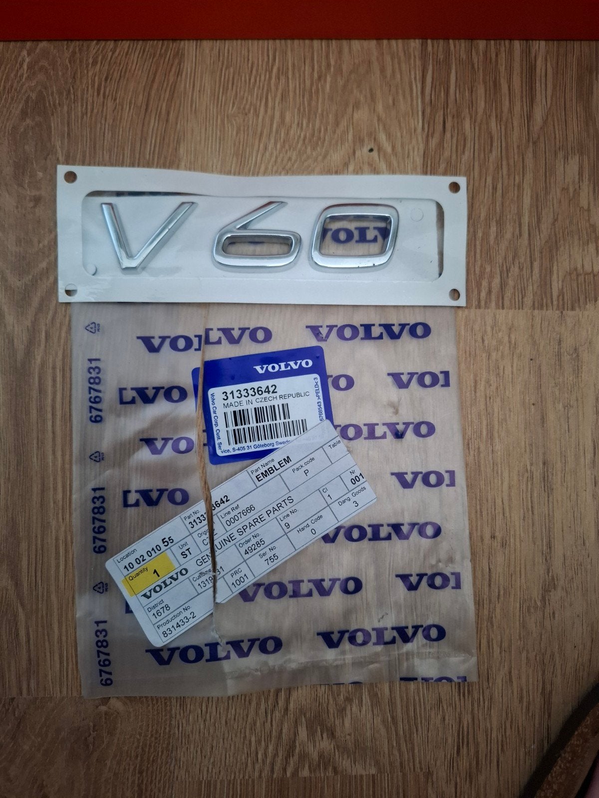 nieuw embleem volvo V60 achterklep, Ophalen of Verzenden