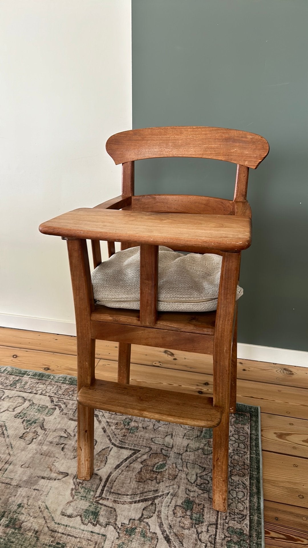 Vintage Houten Kinderstoel - Stevig en Klassiek Design, Ophalen, Gebruikt, Overige typen, Afneembaar eetblad