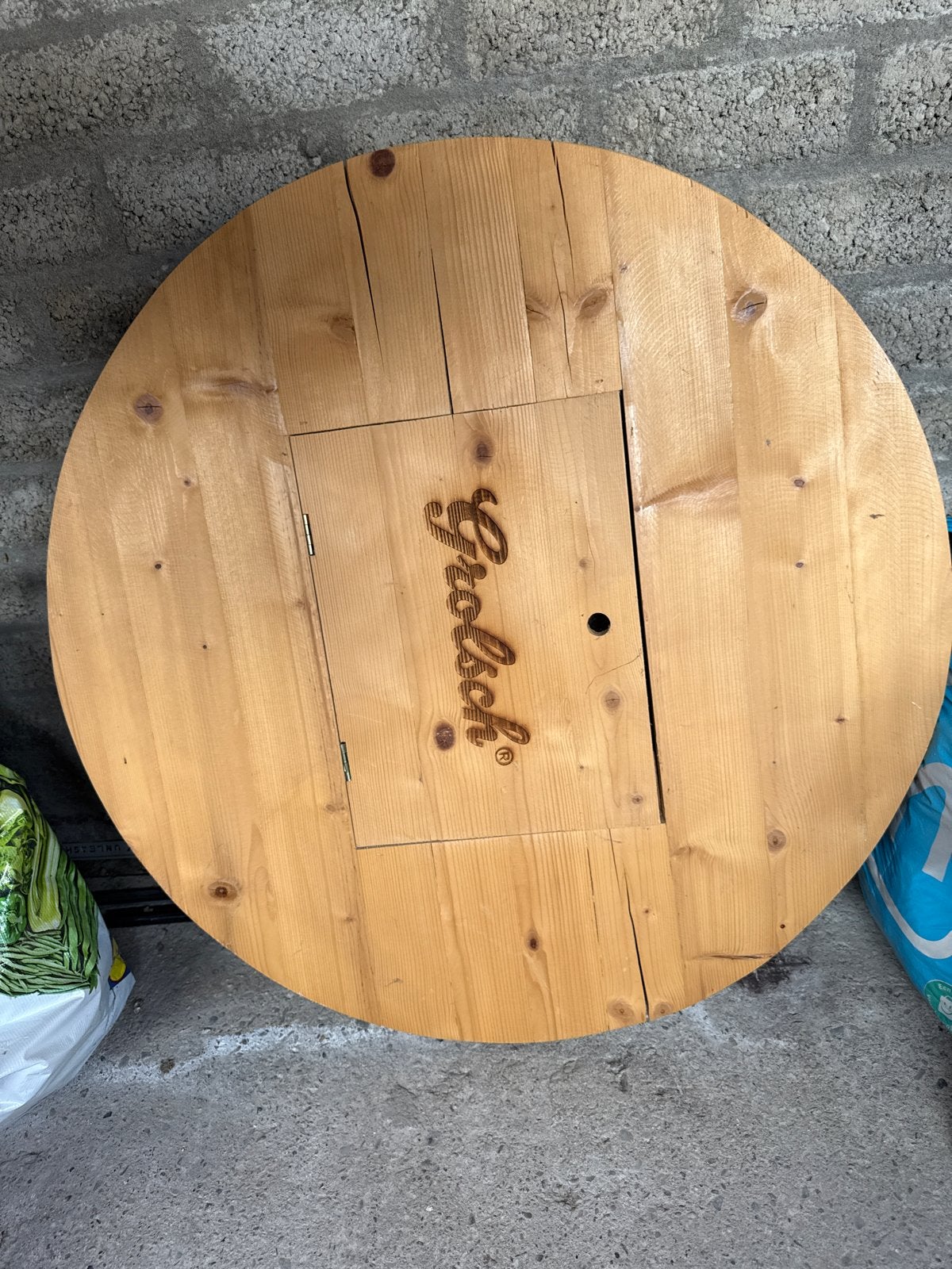 Grolsch houten biertafel / statafel, Ophalen, Gebruikt, Rond, Tot twee personen