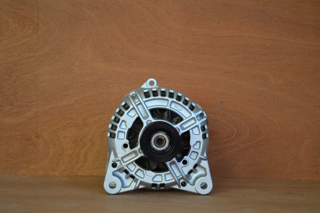 Gereviseerde dynamo Bosch 0124525133 Nissan Opel Renault, Auto-onderdelen, Ophalen of Verzenden, Gereviseerd, Nissan