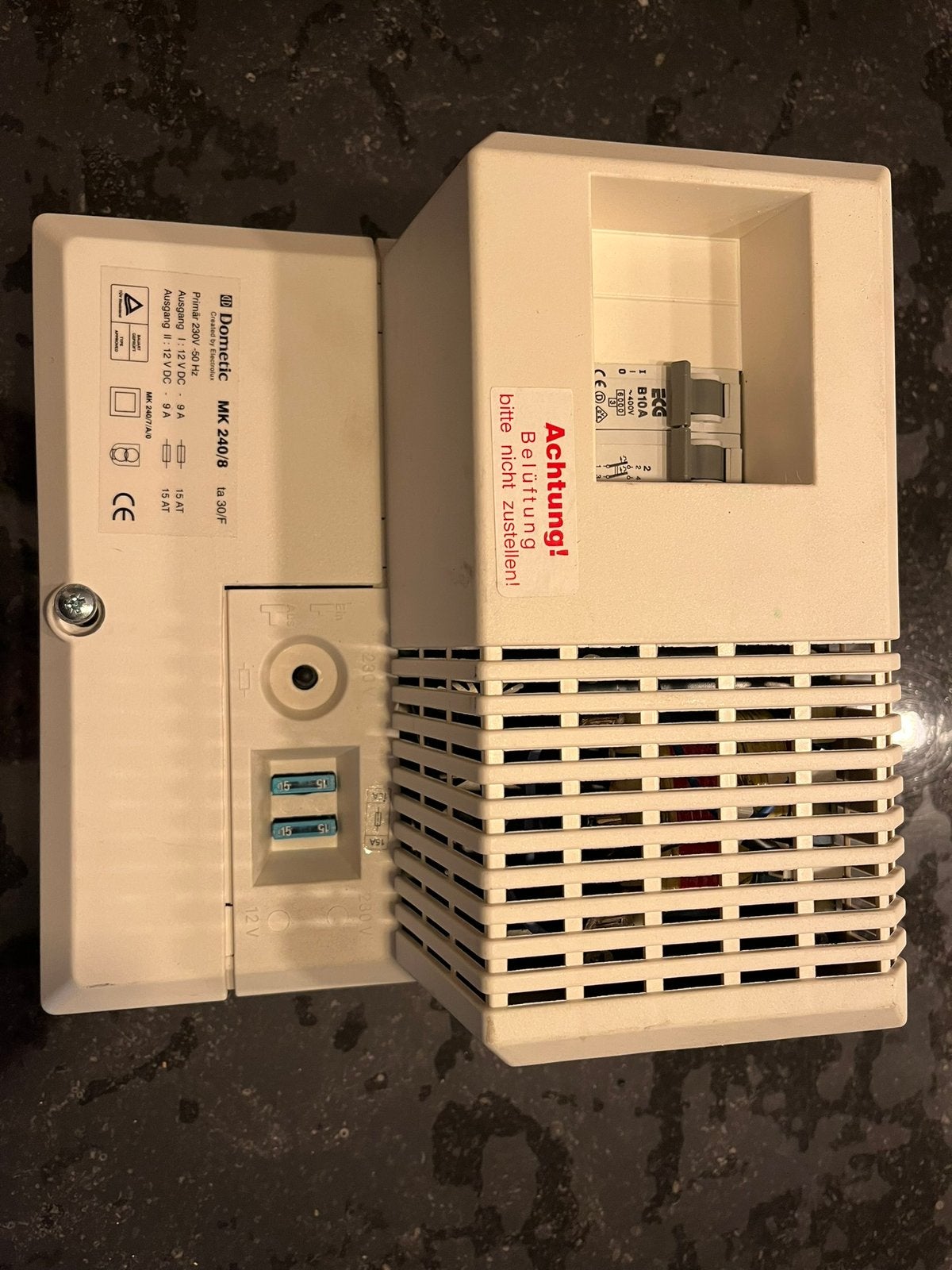 Dometic Mk-240/8 zekeringkast met om omvormer, Ophalen, Gebruikt