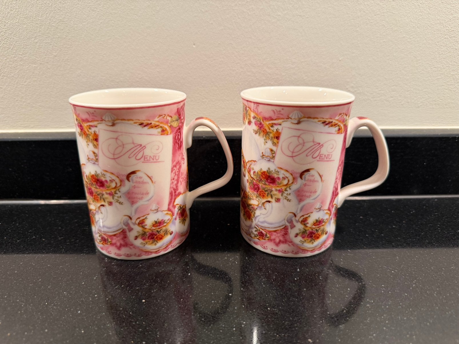 Royal Albert Old Country Roses - twee mokken, Ophalen of Verzenden