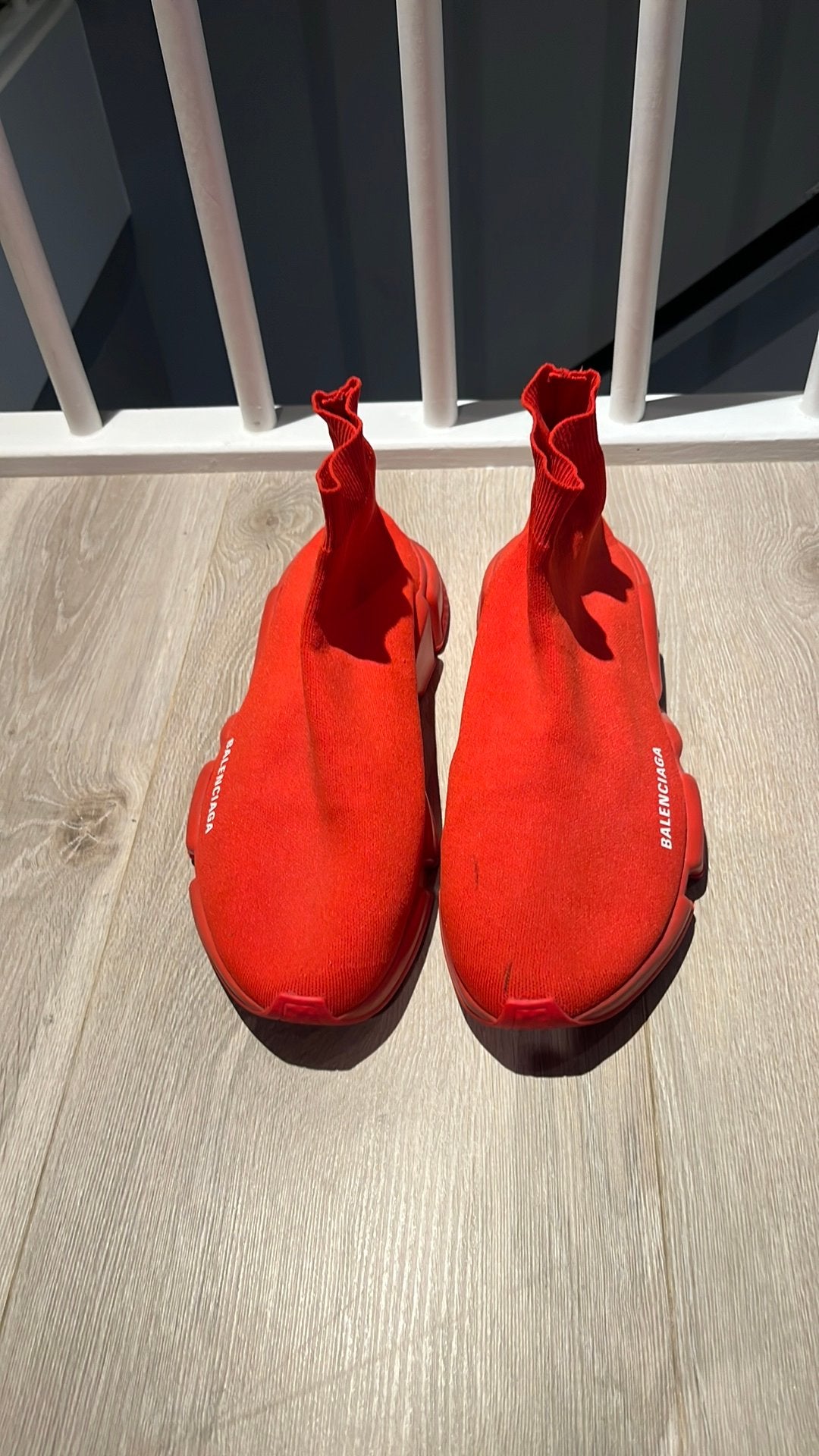 Orginele rode balenciaga runners mt 43, Kleding | Heren, Schoenen, Ophalen of Verzenden, Gedragen, Sneakers of Gympen
