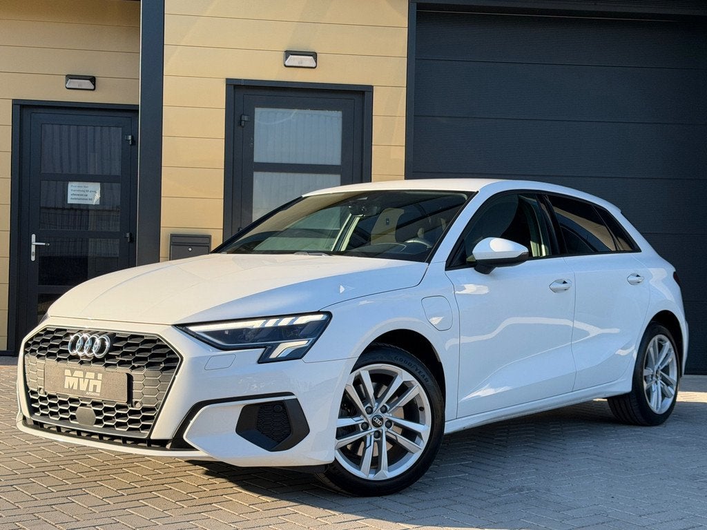 Audi A3 Sportback 40 TFSI e S-Edition - ACC - Carplay - Full, Stof, Euro 6, 4 cilinders, Wit