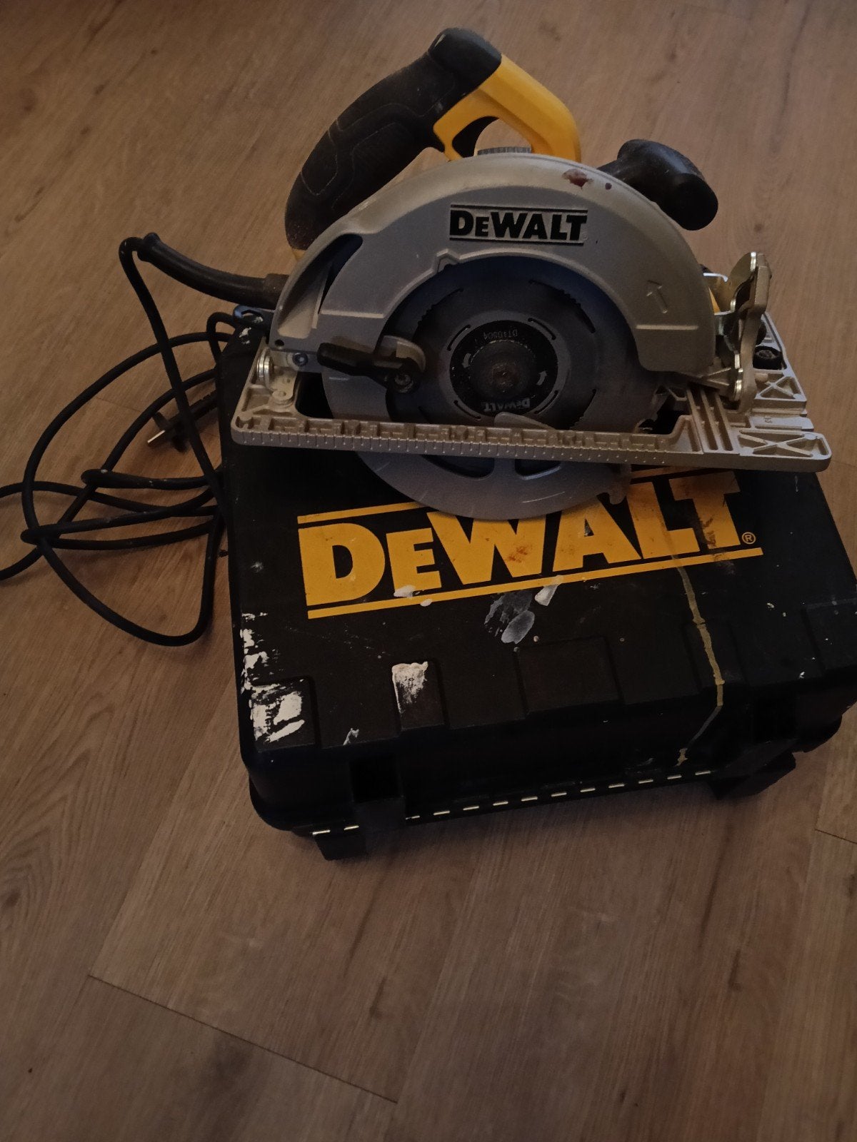 DeWalt DWE576-QS Cirkelzaag 1600W met koffer, Ophalen, Gebruikt, Cirkelzaag, DeWalt