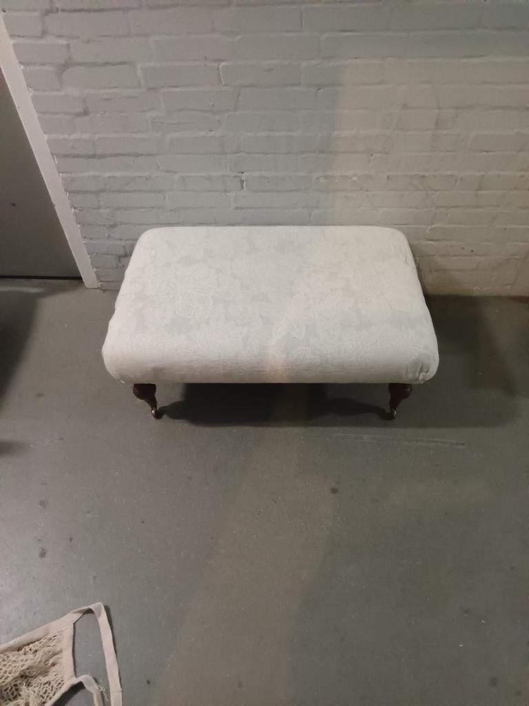 Elegante voetenbank hocker in uitstekende staat., Huis en Inrichting, Banken | Voetenbanken en Poefen, Ophalen, 75 tot 100 cm