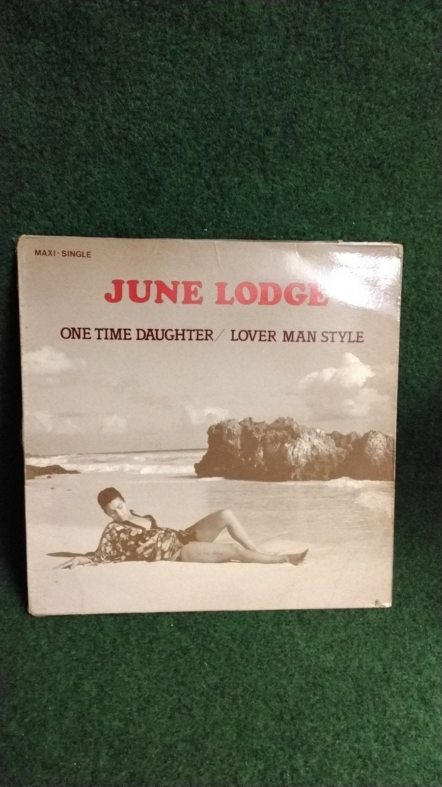 JUNE  LODGE  12", Ophalen of Verzenden, Zo goed als nieuw, Overige formaten