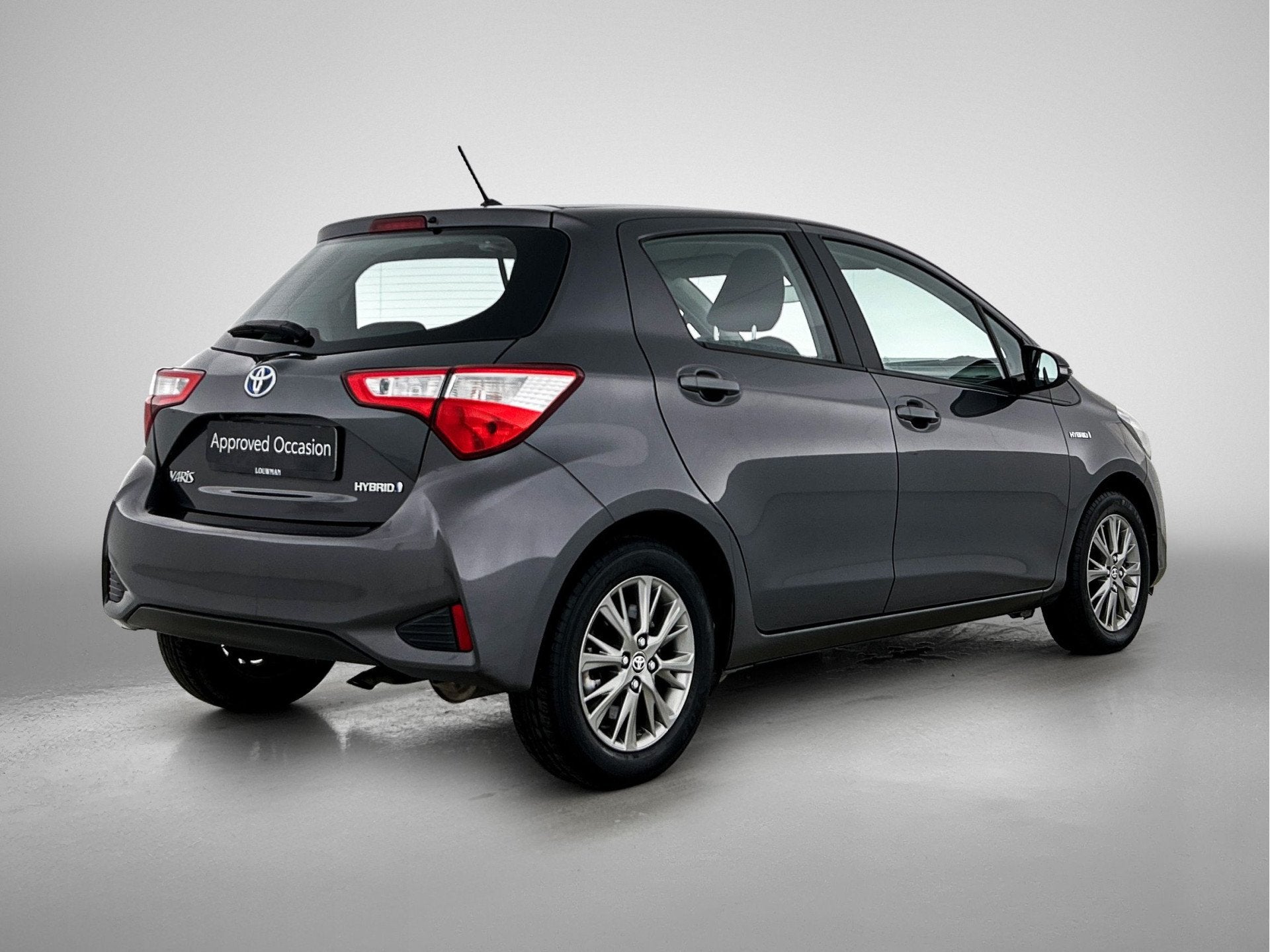 Toyota Yaris 1.5 Hybrid Aspiration | dealeronderhouden | Nav, Auto's, Gebruikt, 4 cilinders, Bedrijf, Automatische klimaatregeling