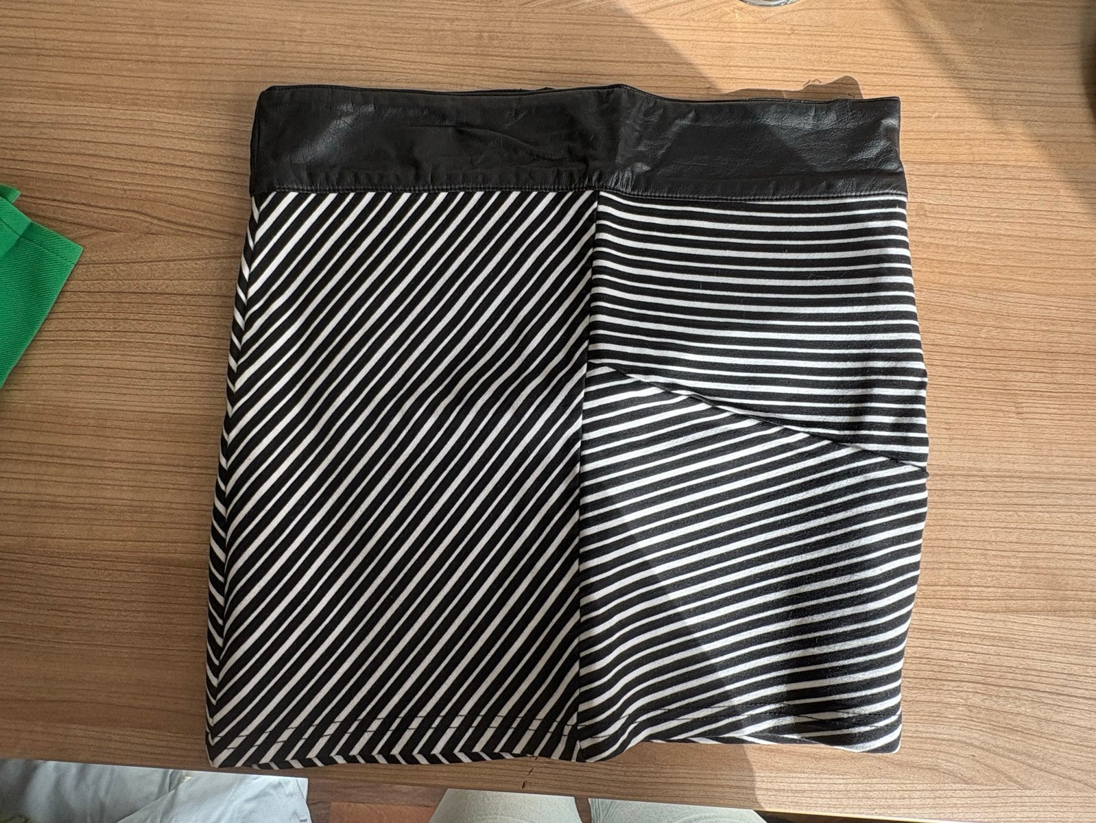 Coolcat gestreepte rok met leren tailleband, Kleding | Dames, Rokken, Zwart, Ophalen of Verzenden, Maat 36 (S), Gedragen