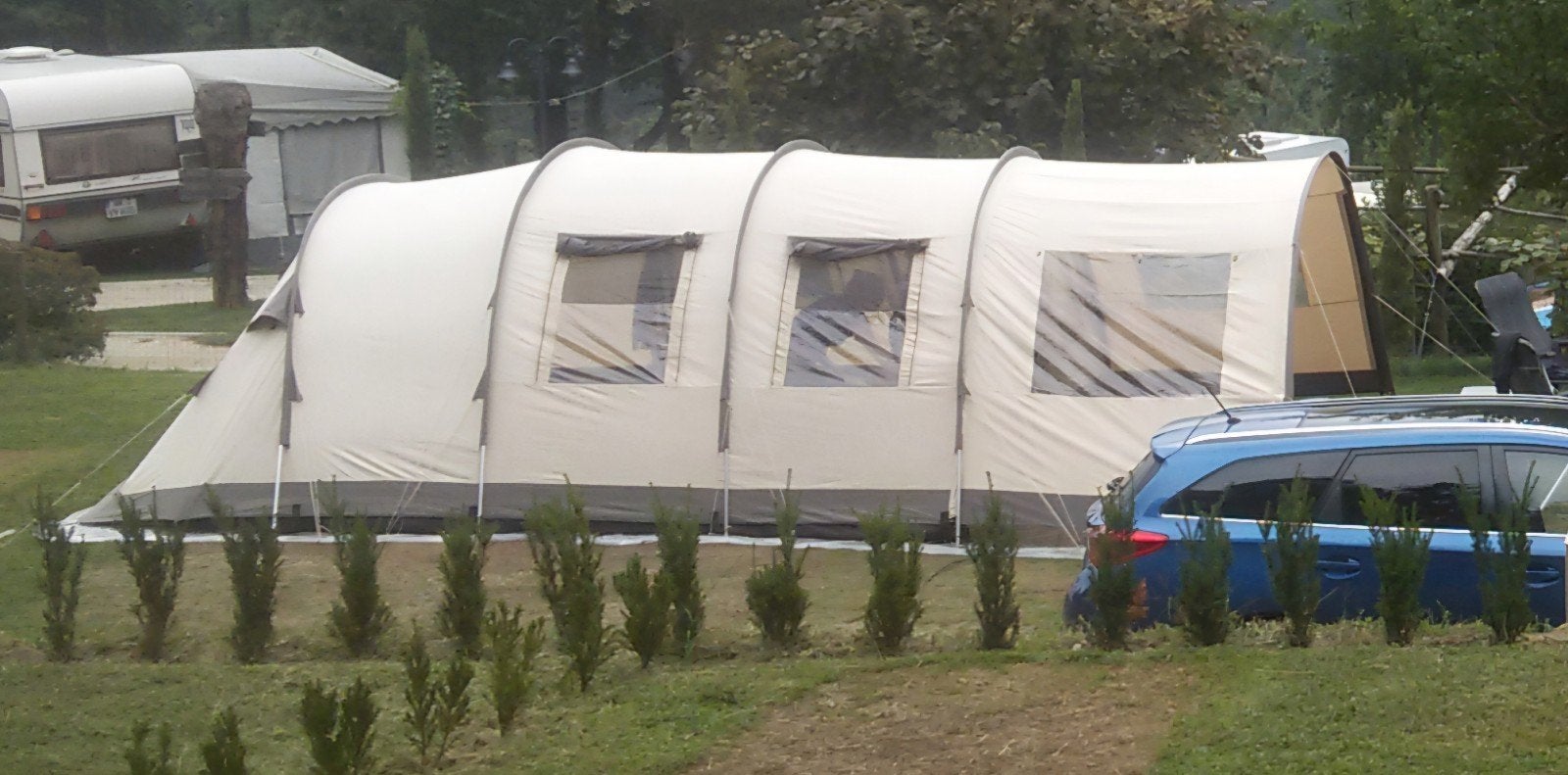 Te koop: beige BaseCamp Ambato VI Deluxe 6 personen, Ophalen, Gebruikt, Tot en met 6