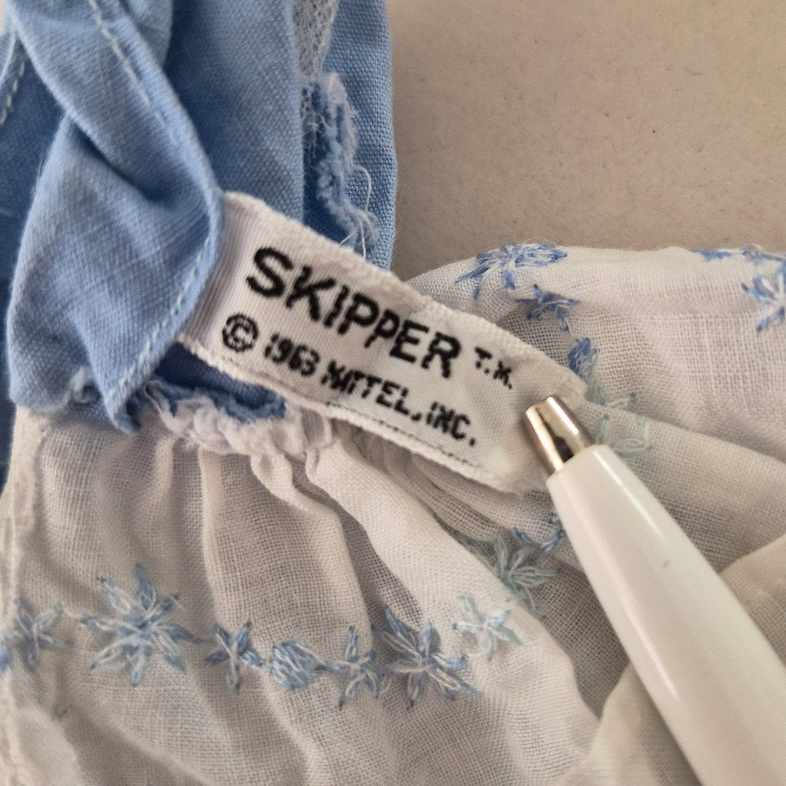 barbie Skipper #1919 happy birthday 1965 met label, Ophalen of Verzenden, Kleertjes