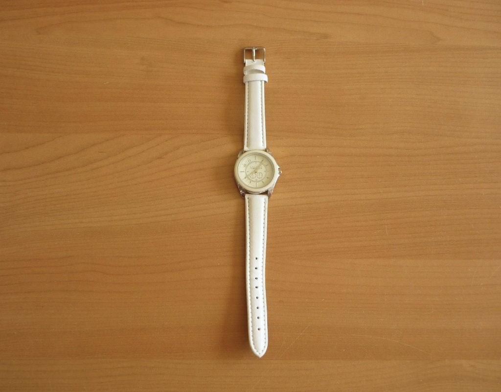 Zilverkleurig cremekleurig horloge met witte horlogeband, Ophalen of Verzenden, Nieuw, Kunststof, Overige merken