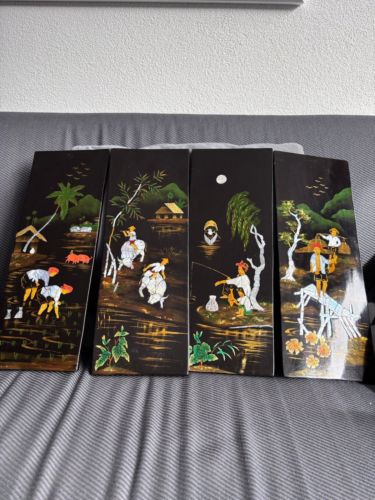 Set van 4 Vietnamese lakpanelen met parelmoer inleg, Antiek en Kunst, Hout, Wanddecoratie, Handgemaakt, Overige herkomsten