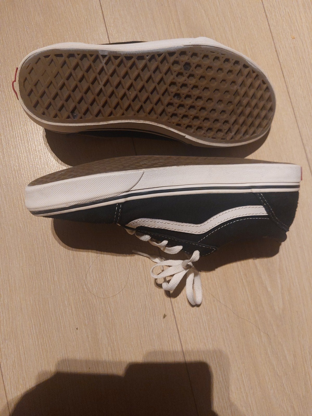 Vans sneakers maat 40 - Zwart met witte streep, Kleding | Dames, Verzenden, Zwart, Sneakers of Gympen, Gedragen