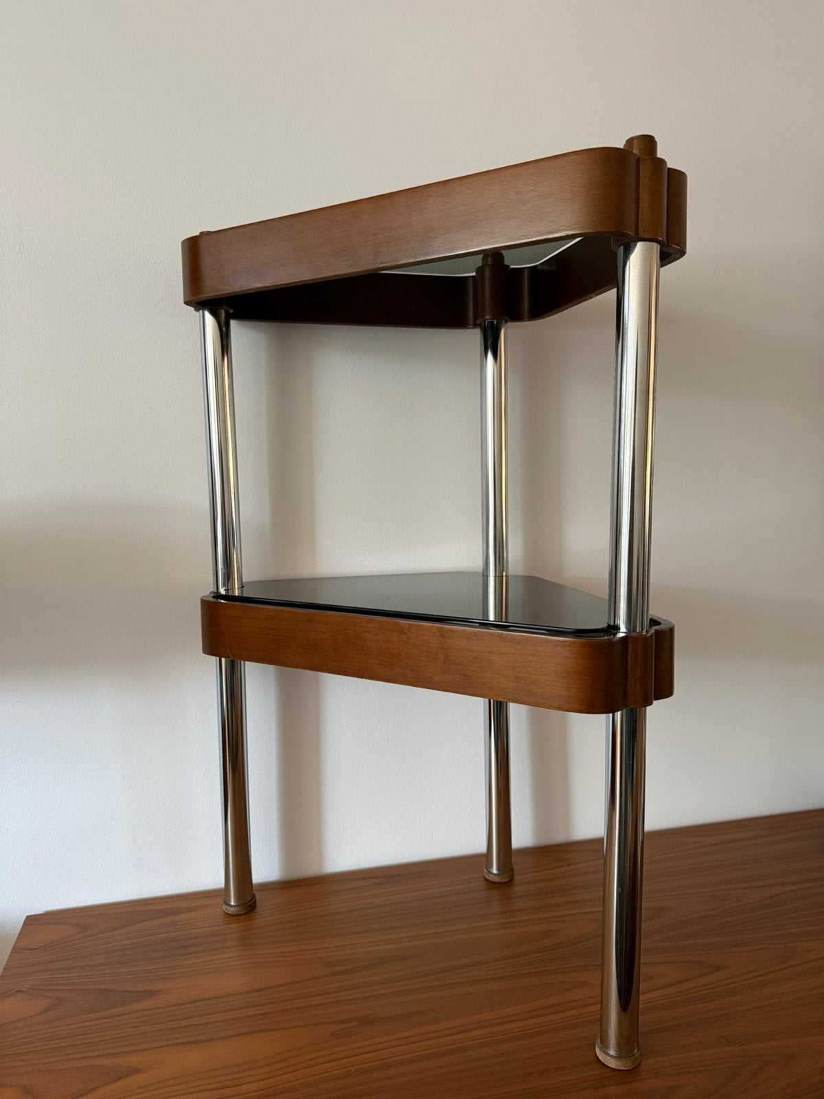 Hoektafel, bijzettafel, Italiaans design, vintage, jr 70, 50 tot 100 cm, Rond, Ophalen of Verzenden, Zo goed als nieuw