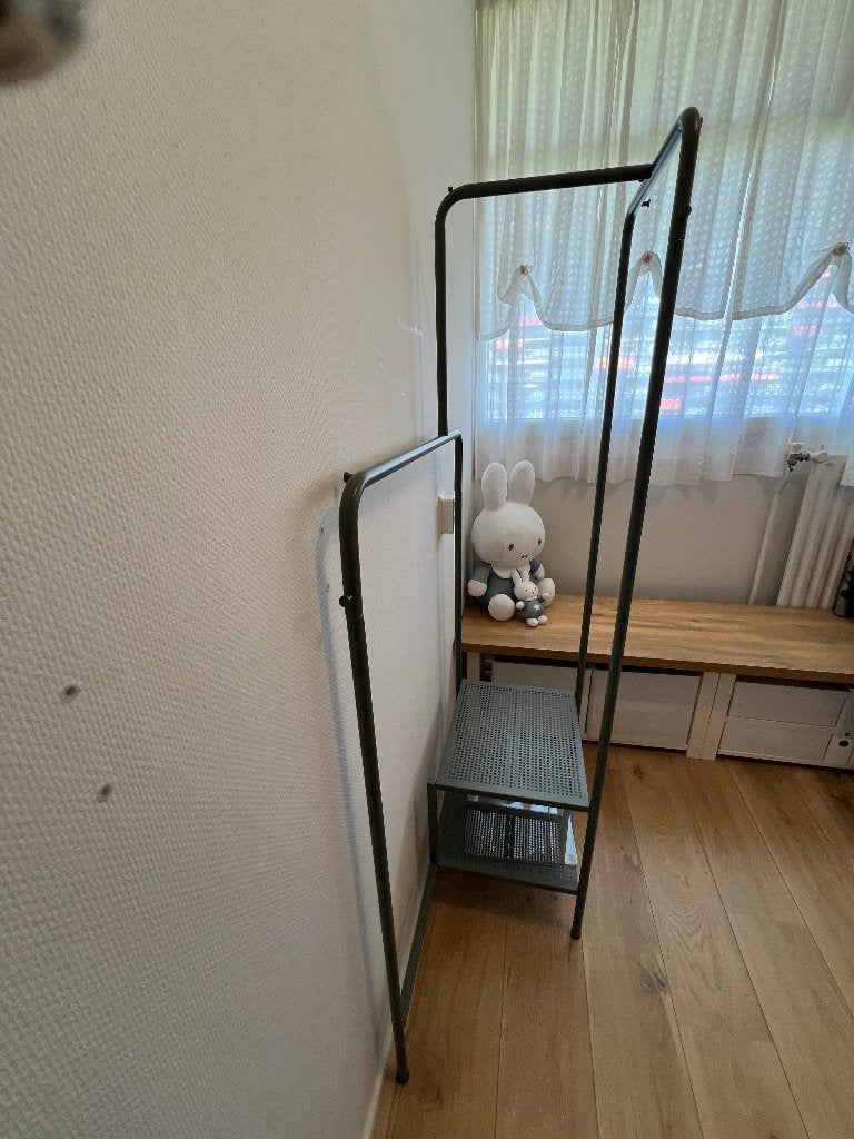Ikea Nikkeby kledingrek, Ophalen, 100 tot 150 cm, Zo goed als nieuw, Staande kapstok