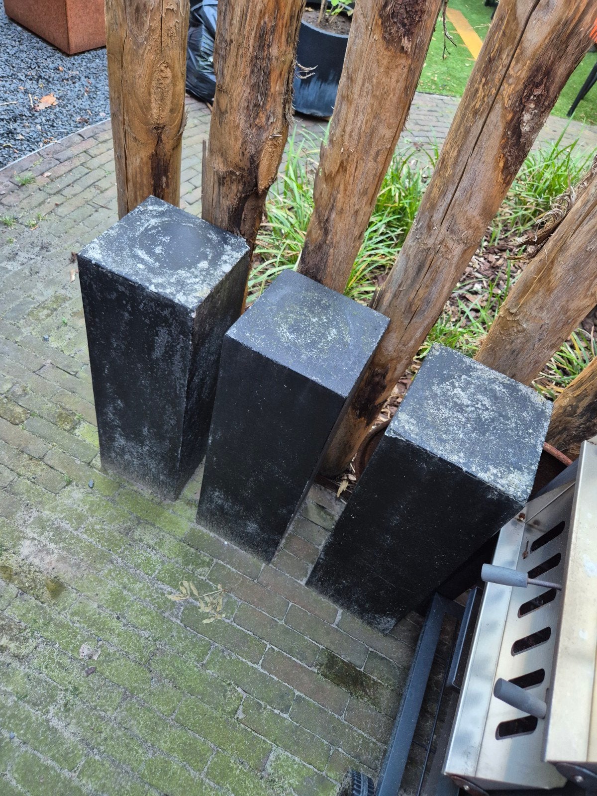 3 stenen zuilen of bloembakken, Huis en Inrichting, Woonaccessoires | Zuilen en Pilaren, Ophalen