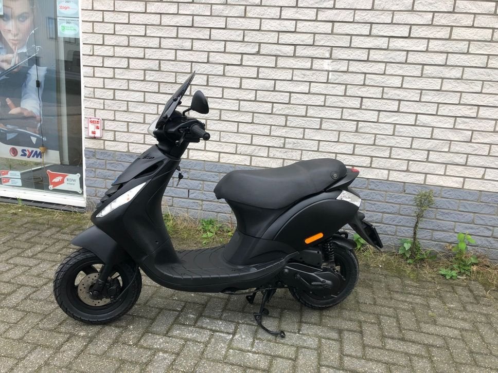 DIKKE PIAGGIO ZIP SP 45KM BROM 2-T MAT BLACK BJ2009 8000K, PIAGGIO, Onbekend, Onbekend, Piaggio