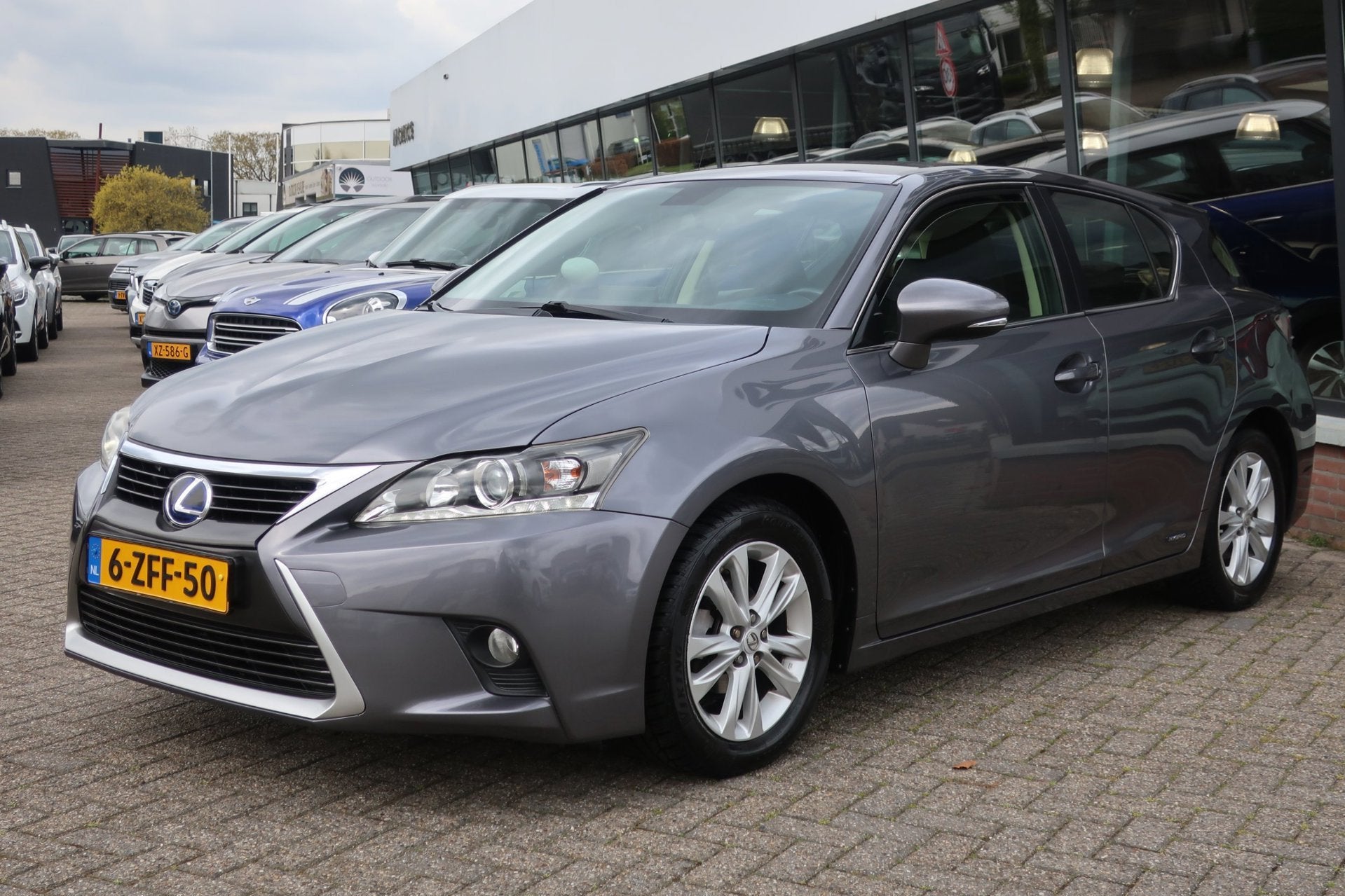 Lexus CT 200h Business Line LED_NAVI_CRUIS_FACELIFT_LMV_NAP., Auto's, Gebruikt, 4 cilinders, Origineel Nederlands, 26 km/l