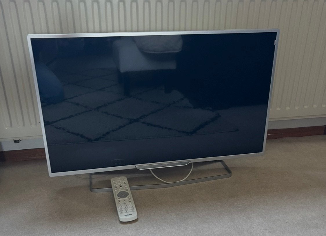 Philips platte tv 32 inch wit/zilver, Ophalen, Philips, Gebruikt, 50 Hz