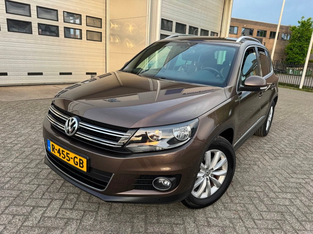 Volkswagen Tiguan 1.4 TSI Sport&Style DSG, Trekhaak, Cruise, Euro 5, Bruin, Alcantara, 1451 kg
