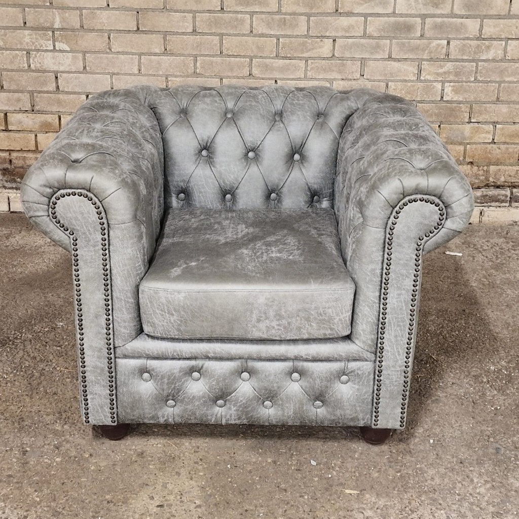 Chesterfield Fauteuil – Grijs Stof, Ophalen, 75 tot 100 cm, Stof, 75 tot 100 cm