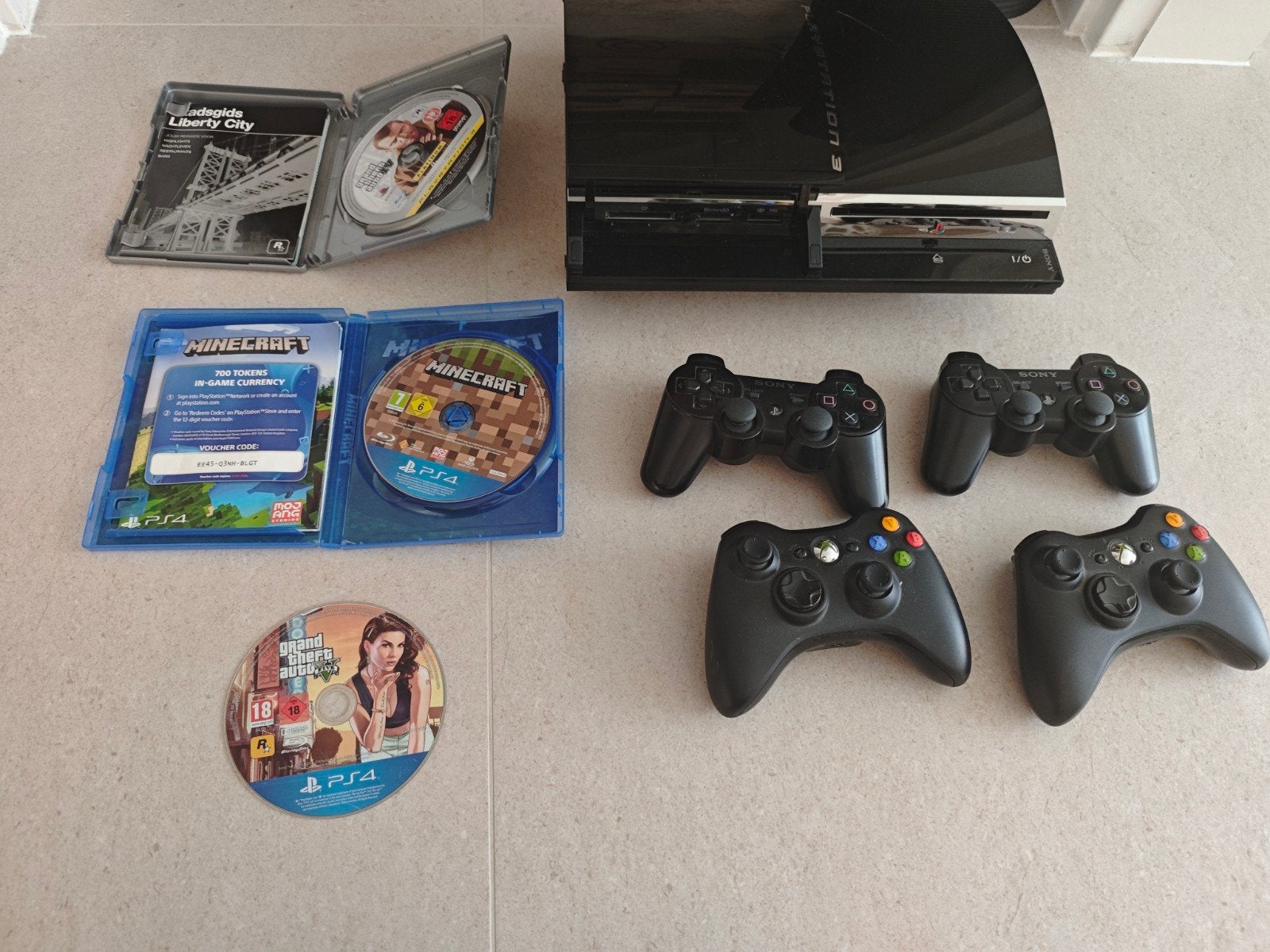 PlayStation 3 Backwards Compatible Met 4 controllers, Spelcomputers en Games, Spelcomputers | Sony PlayStation 3, Phat, Ophalen of Verzenden