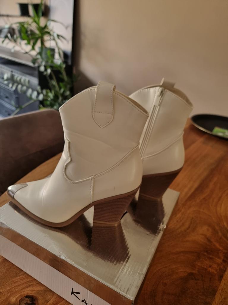 Witte cowboylaarzen met metalen neus, Wit, Lage of Enkellaarzen, Ophalen of Verzenden, Zo goed als nieuw