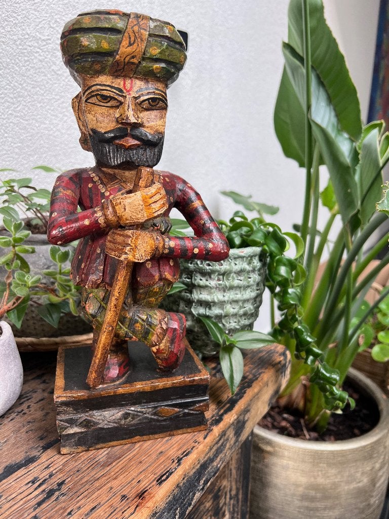 India houtsnijwerk beeld massief Indiase man uniek, Antiek en Kunst, Ophalen of Verzenden, 20 - 50 cm, Beeld, Hout