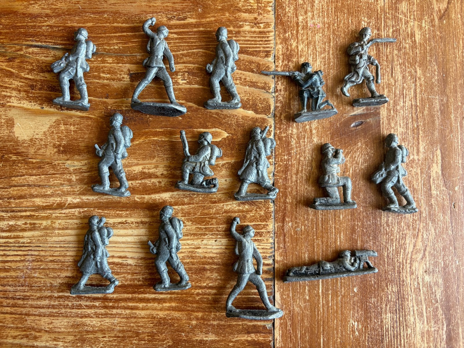 14 vintage tinnen soldaatjes, Ophalen of Verzenden, Gebruikt