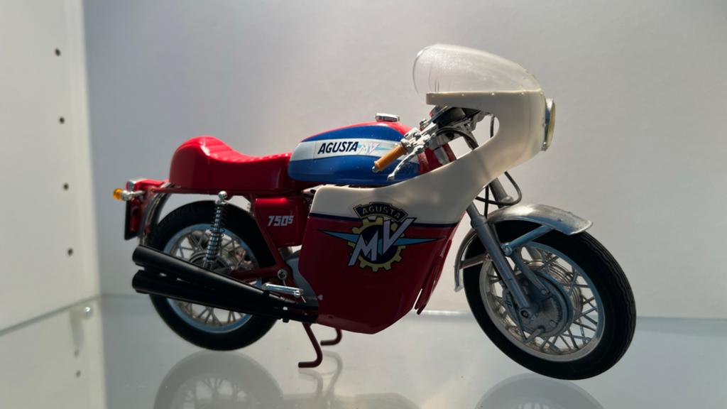 MV Agusta 750S modelmotorfiets, Overige merken, 1:50 of kleiner, Overige typen, Ophalen of Verzenden