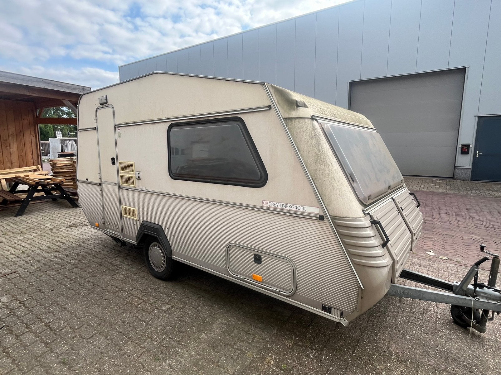 Caravan kip, Rondzit, Kip, Particulier, Tot en met 4