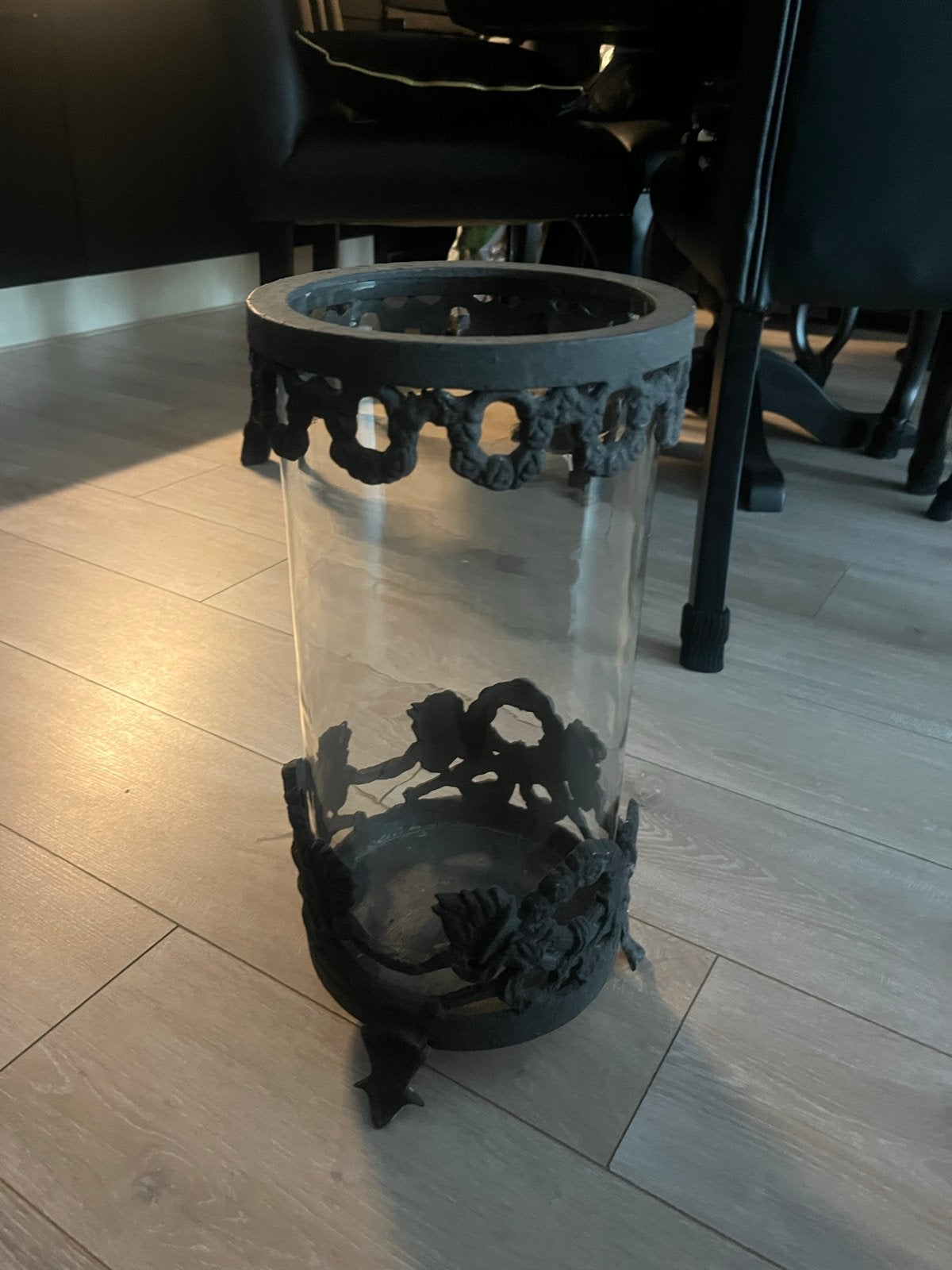 Kitsch vaas met metalen details - 46 cm hoog, Ophalen
