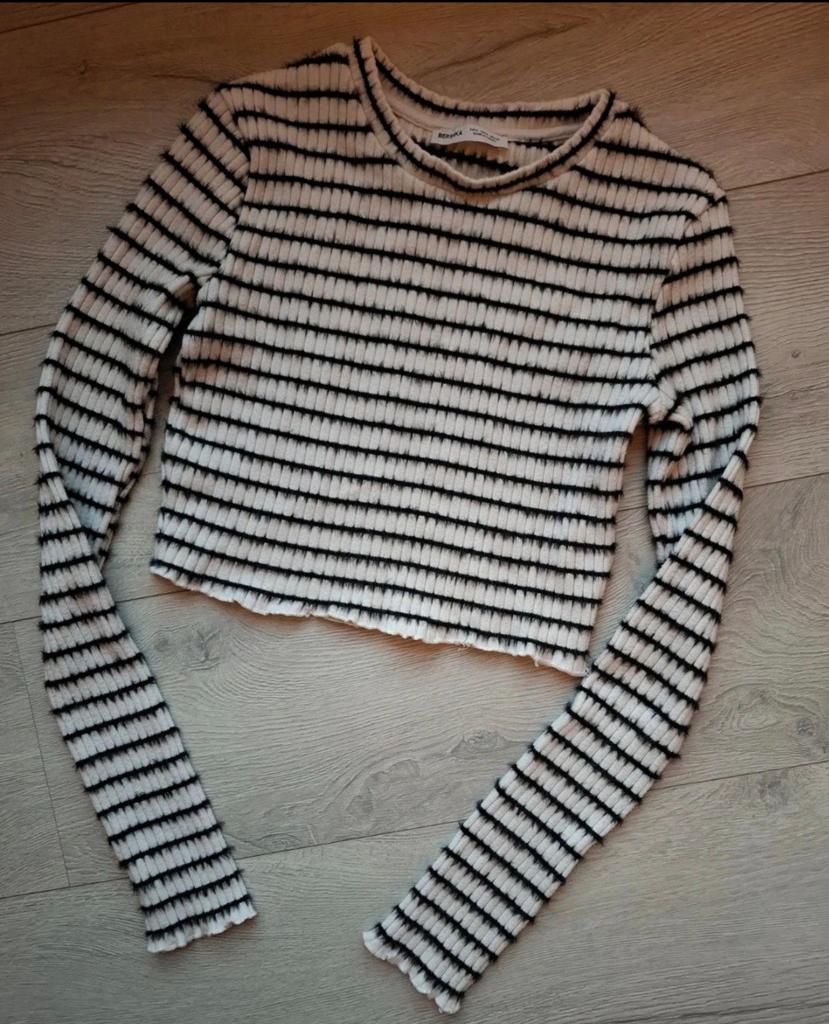 Bershka crop top met lange mouwen, zwart-wit gestreept, Kleding | Dames, T-shirts, Zwart, Zo goed als nieuw, Lange mouw, Maat 36 (S)