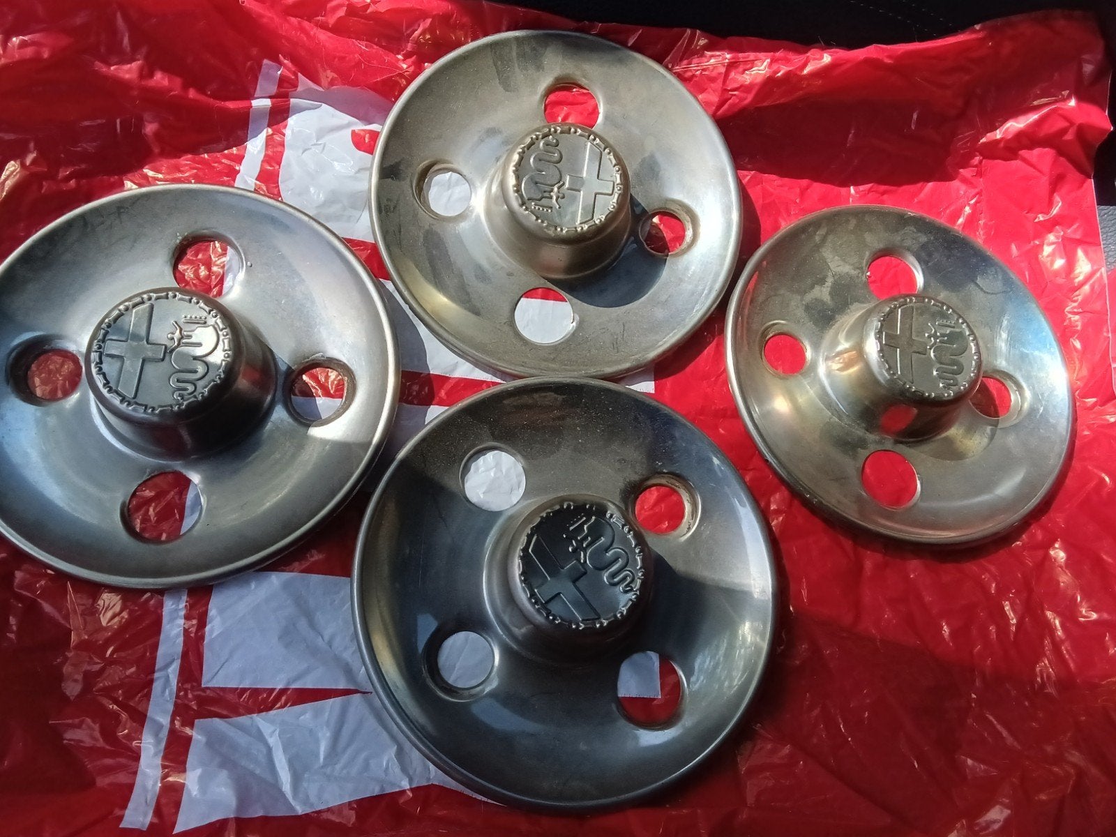 alfa romeo wieldoppen naafdoppen staal, Ophalen