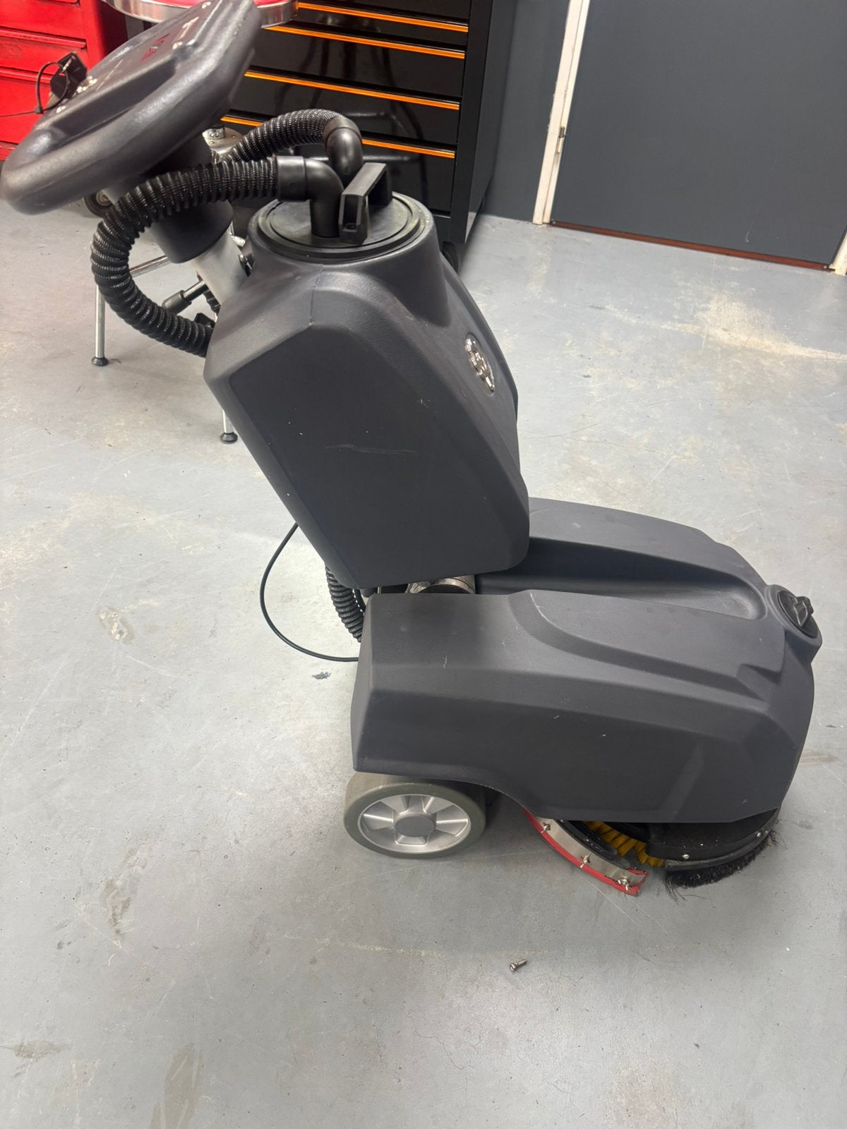 Te koop zuig / schrobmachine SGM30, Ophalen, SGM30, Zo goed als nieuw, Nvt