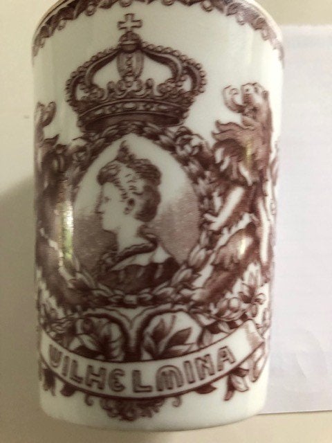 WILHELMINA BEKER       5294, Verzamelen, Ophalen of Verzenden, Zo goed als nieuw, Servies