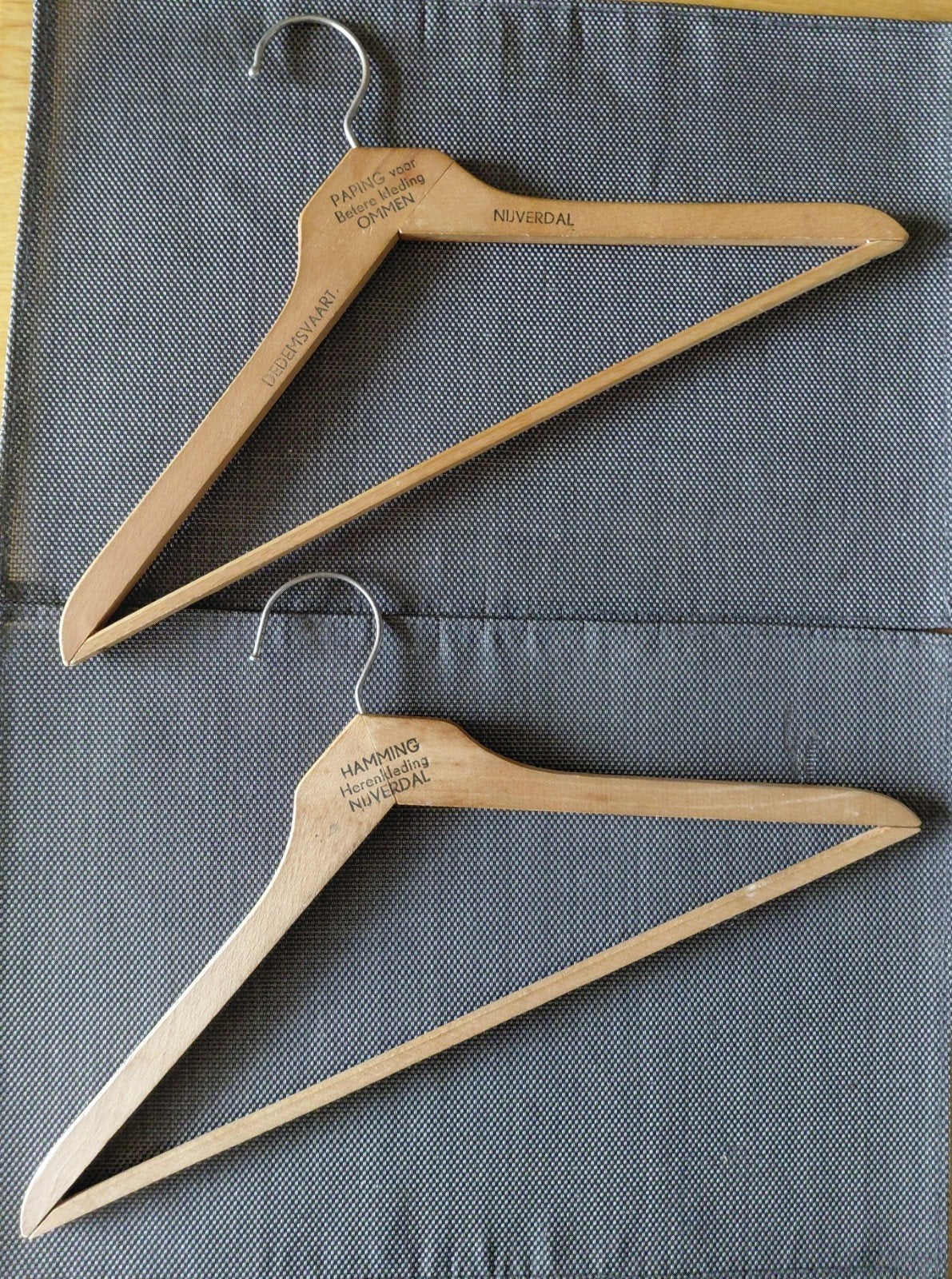 Oude houten kledinghangers (43 cm), Ophalen of Verzenden, Gebruikt, Hout